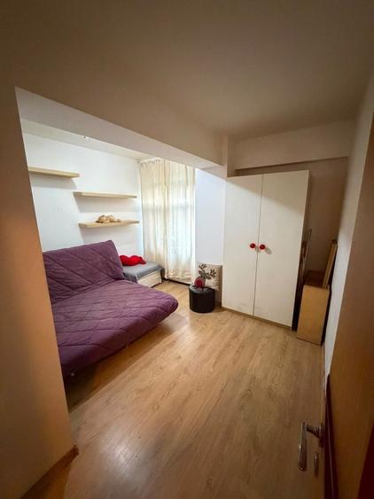Apartament cu 3 camere decomandat, mobilat în Mogoșoaia