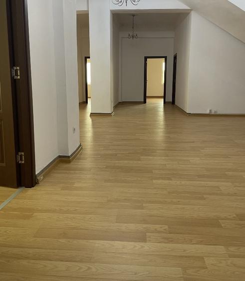 Birou, de 200 mp, în Grozăvești
