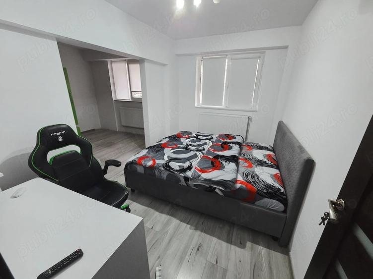 Apartament cu 3 camere decomandat în Micro 20