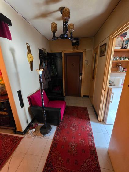 Apartament cu 3 camere decomandat în Drumul Taberei