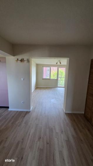 Apartament cu 3 camere decomandat în Burdea
