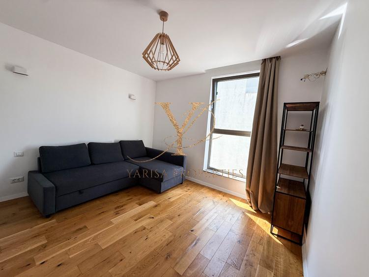Apartament cu 3 camere semidecomandat în Sisești