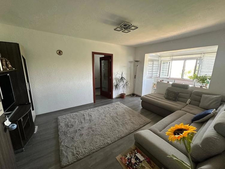 Apartament cu 2 camere nedecomandat în Km 4