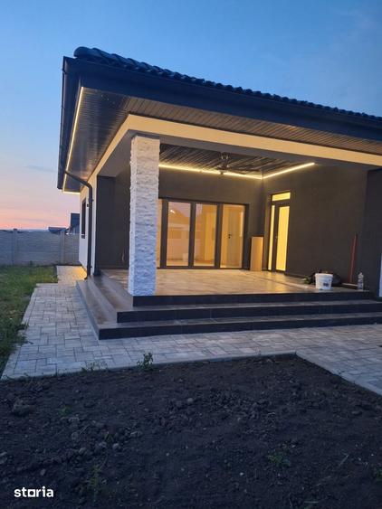 Casă cu 5 camere cu Teren 600 Mp în Exterior Vest