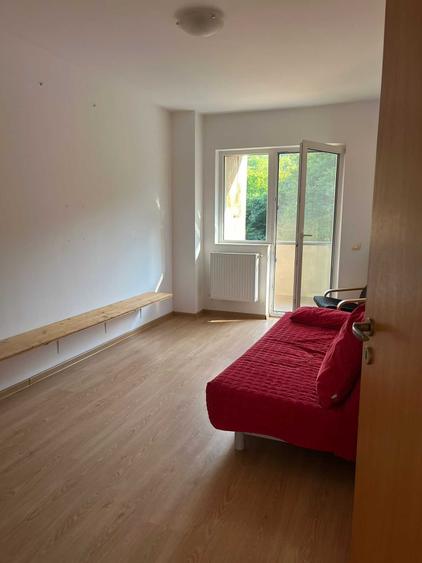 Apartament cu 3 camere decomandat în Dosu Bricii
