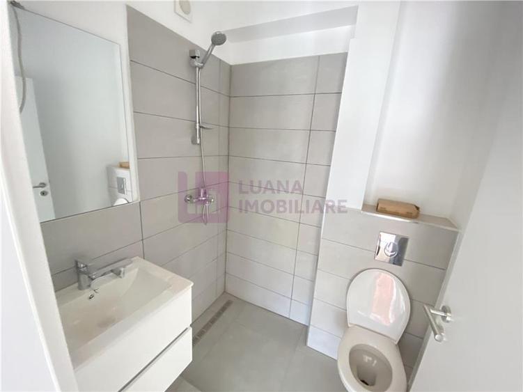 Penthouse cu 4 camere decomandat în Cristian