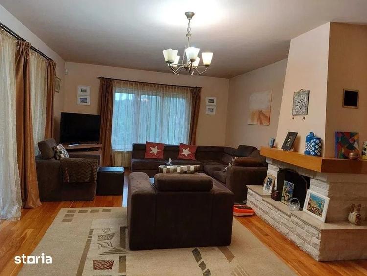 Casă cu 6 camere cu Teren 1310 Mp în Mihăești