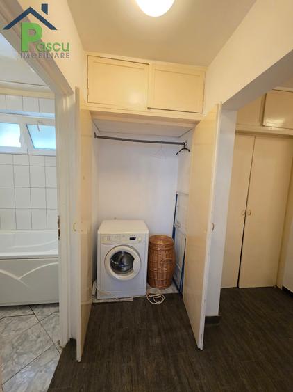 Apartament cu 3 camere decomandat în Pajura