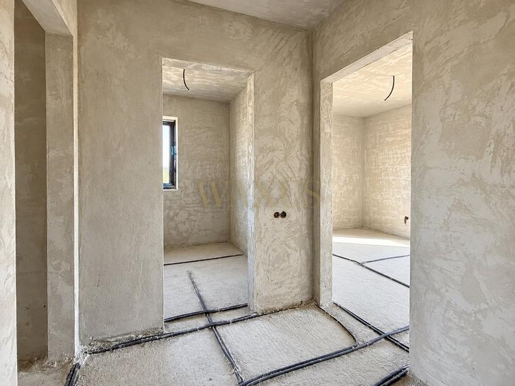 Duplex cu 6 camere cu Canalizare în Chinteni