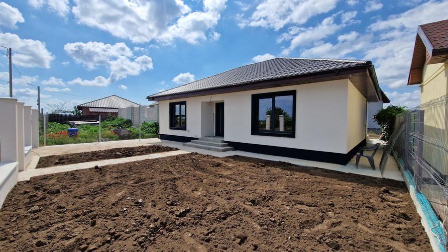 Casă individuală cu 3 camere cu Canalizare în Agigea