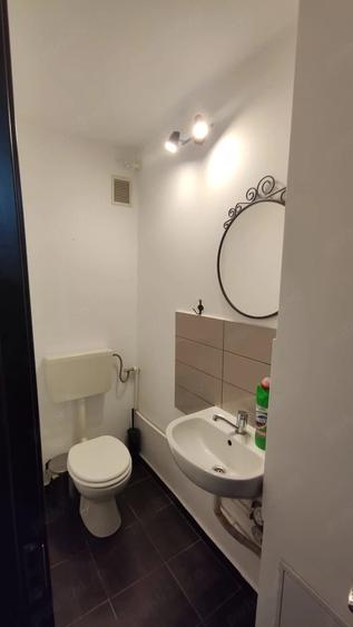 Apartament cu 3 camere decomandat în Exterior Vest