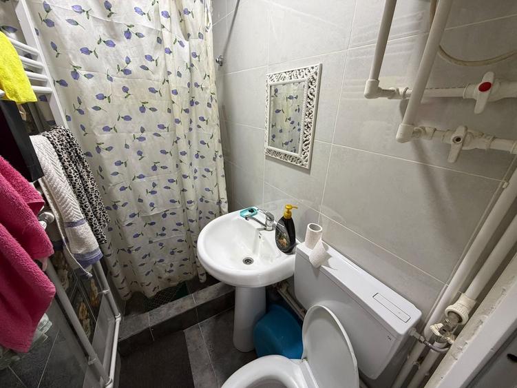 Casă individuală cu 4 camere cu Canalizare în Fundeni