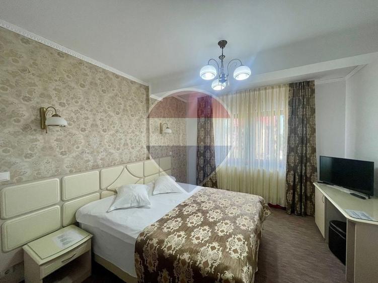 Hotel/Pensiune, de 1,400 mp, în Central