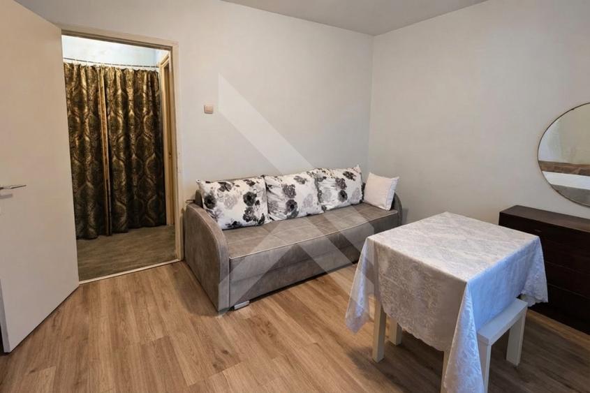 Apartament cu 2 camere semidecomandat, mobilat în Hunedoara