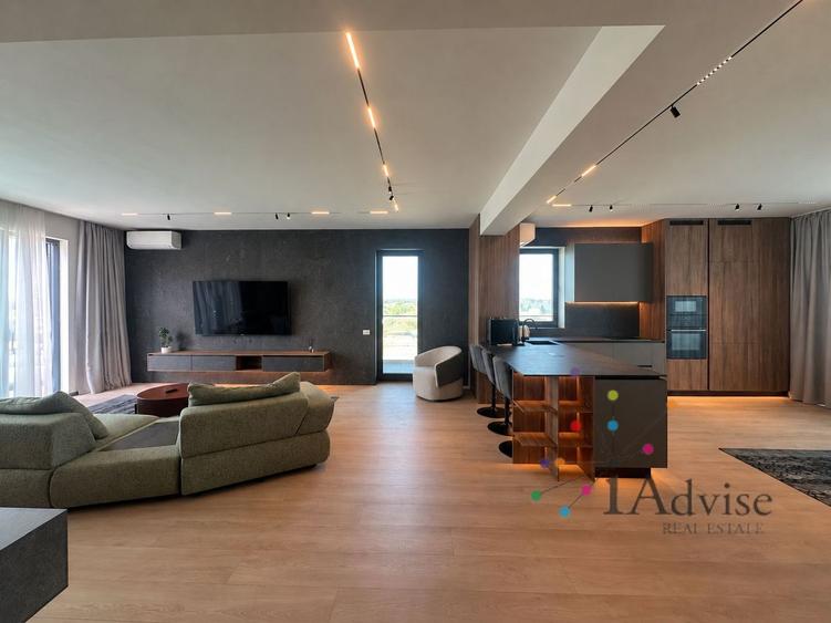 Apartament cu 4 camere decomandat, mobilat în Central