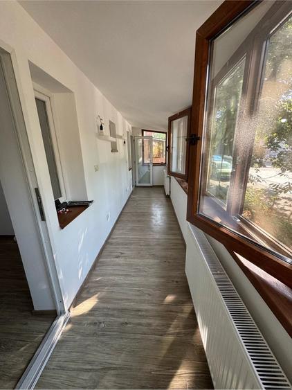 Apartament cu 3 camere decomandat în Girocului