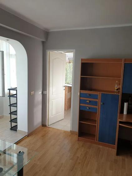 Apartament cu 2 camere nedecomandat, mobilat în Alexandru cel Bun