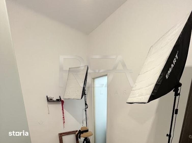 Apartament cu 4 camere semidecomandat în Romană