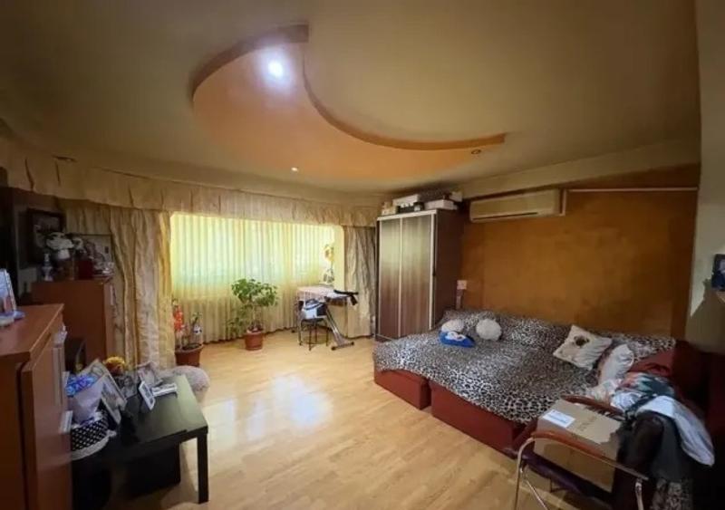 Apartament cu 3 camere decomandat în Vitan Mall