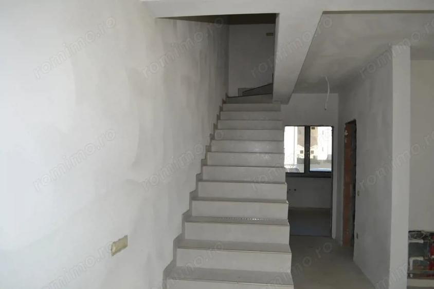 Casă cu 7 camere cu Teren 250 Mp în Sânpetru