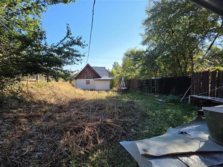 Casă individuală cu 2 camere cu Teren 324.70001220703 Mp în Periferie