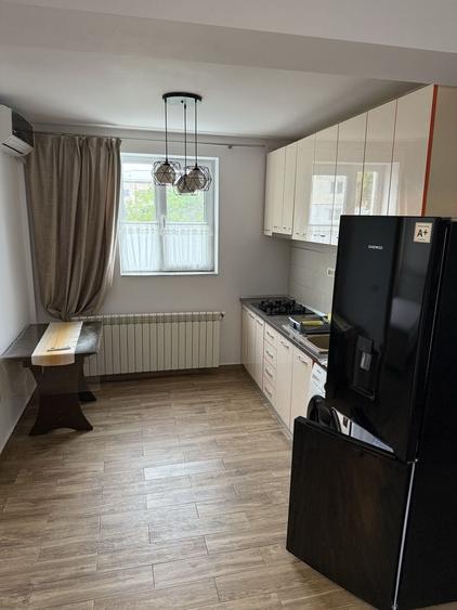 Apartament cu 3 camere în Spitalului