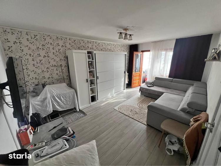 Apartament cu 3 camere decomandat, mobilat în Buziașului