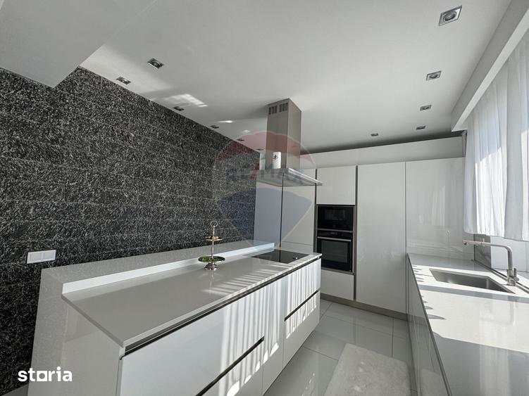 Apartament cu 4 camere în Central
