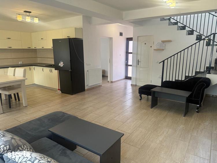 Casă cu 4 camere cu Teren 250 Mp în Ulmi
