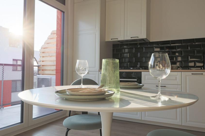 Apartament cu 2 camere decomandat, mobilat în UTA