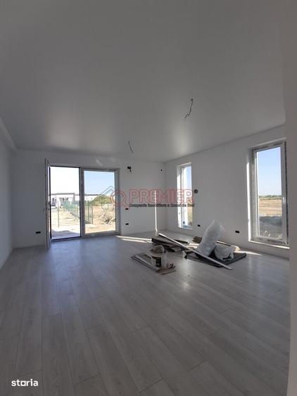 Casă cu 4 camere cu Teren 280 Mp în Vidra