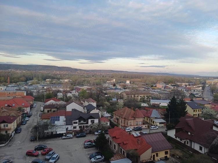 Apartament cu 4 camere decomandat în Ultracentral