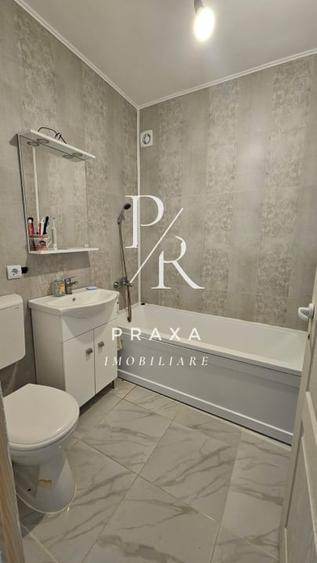 Apartament cu 3 camere semidecomandat, mobilat în Florești