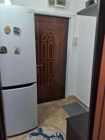 Apartament cu 2 camere semidecomandat în Viziru 1