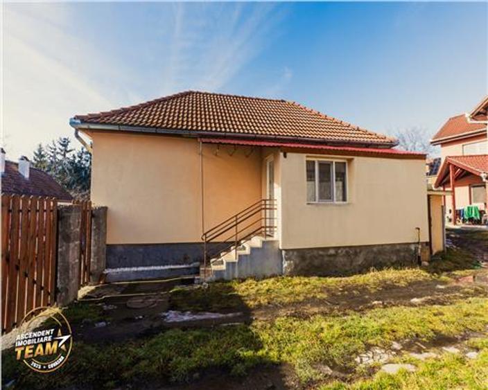Casă individuală cu 2 camere cu Canalizare în Simeria