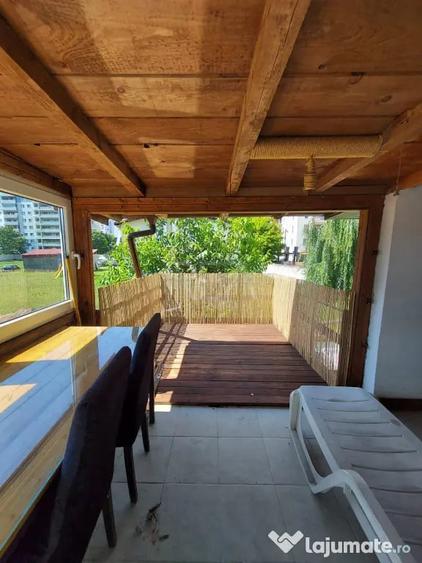 Apartament cu 3 camere semidecomandat în Vitan