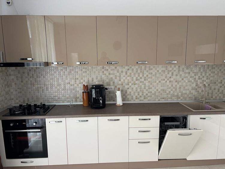 Duplex cu 4 camere cu Canalizare în Dumbrăvița