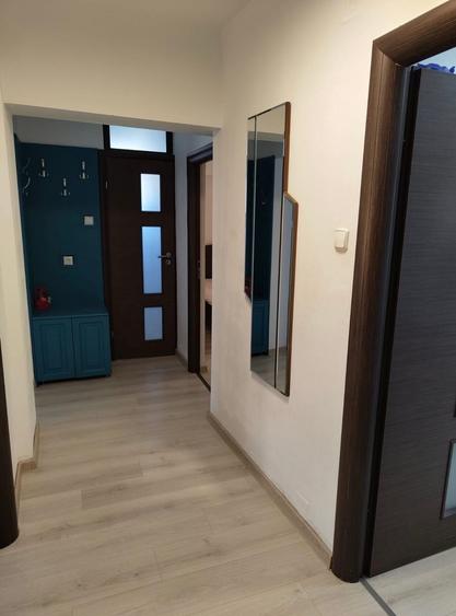 Apartament cu 3 camere decomandat în Capitol