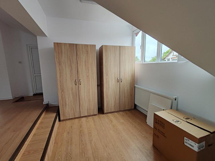 Apartament cu 4 camere decomandat în Central