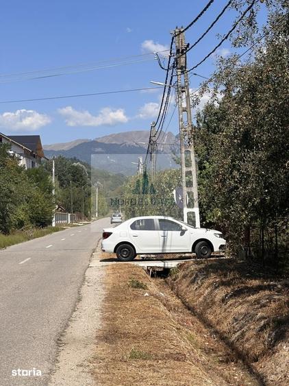 Casă cu 4 camere cu Canalizare în Stoenești