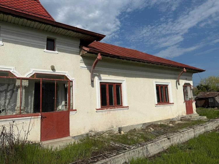 Casă cu 4 camere în Gura Foii