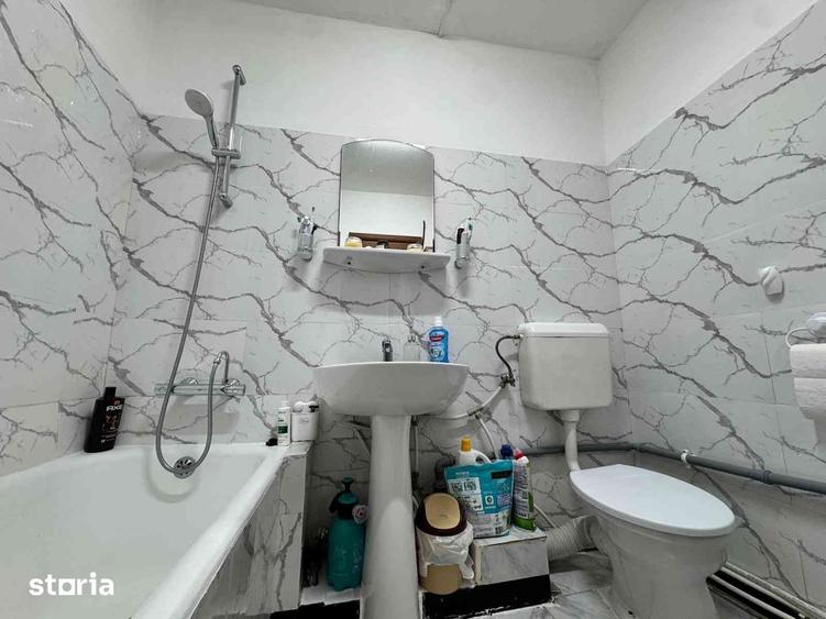 Apartament cu 2 camere decomandat în Energiei
