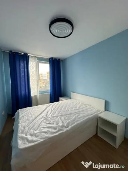 Apartament cu 4 camere decomandat în Central