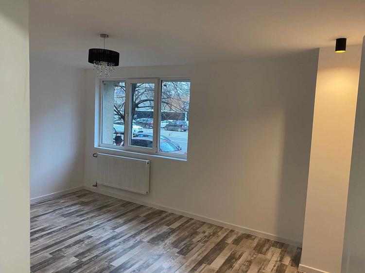Apartament cu 2 camere semidecomandat în 1 Mai