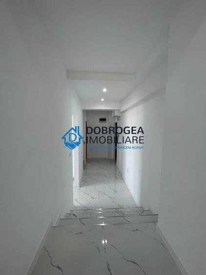 Apartament cu 3 camere decomandat în E3