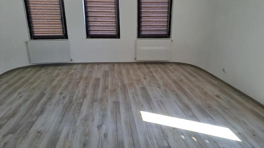 Spațiu comercial, de 85 mp, în Central