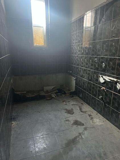Casă cu 8 camere cu Canalizare în Parcul Carol