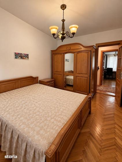 Apartament cu 3 camere semidecomandat în Dristor