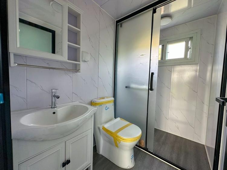 Casă cu 3 camere cu Teren 37 Mp în Exterior Vest