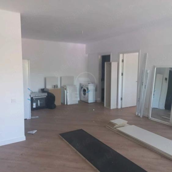 Apartament cu 2 camere semidecomandat în Florești